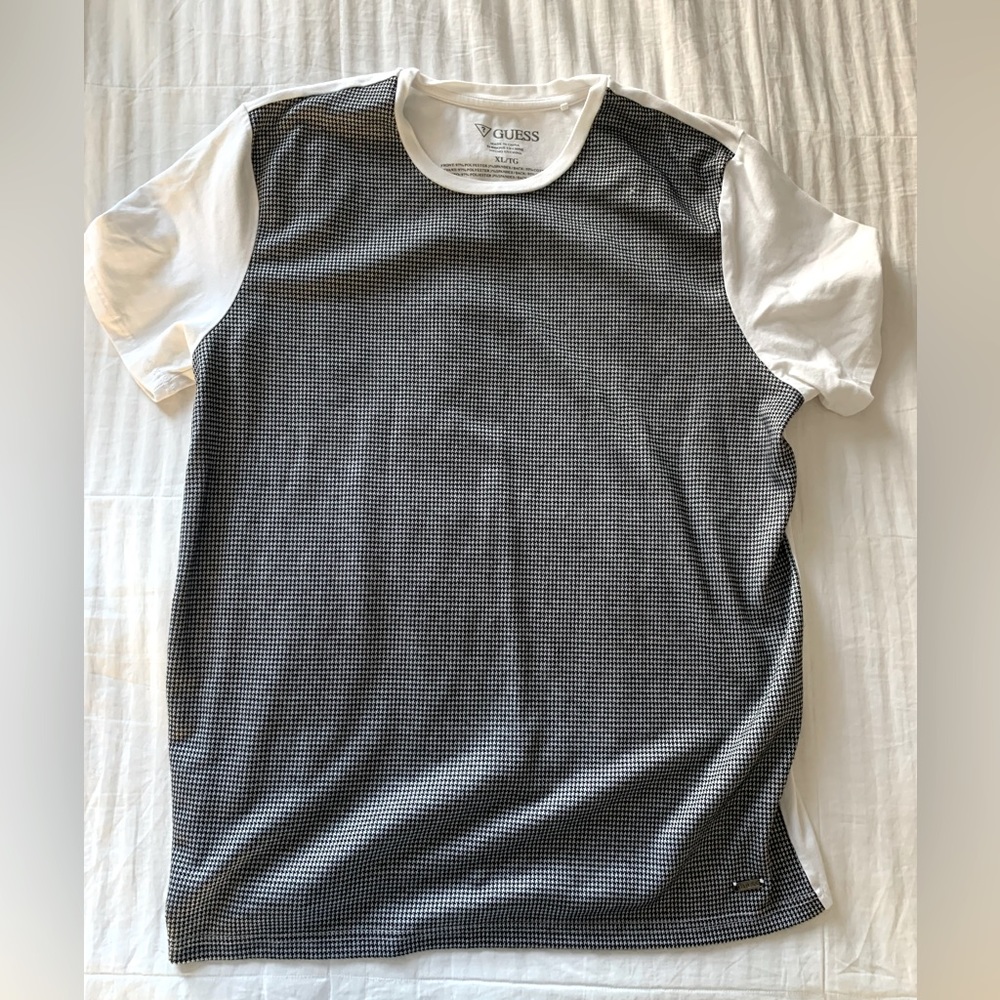 Guess Men’s T-shirt.